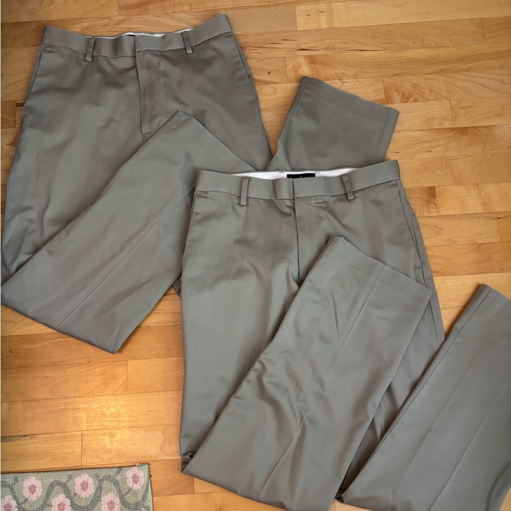 Dockers Men's Chinos Khakis in Light Taupe
